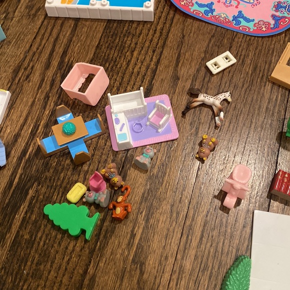 Polly Pocket!!   1994 Lewis Galoob Polly Pocket My Pretty Dollhouse and MORE - Picture 8 of 15